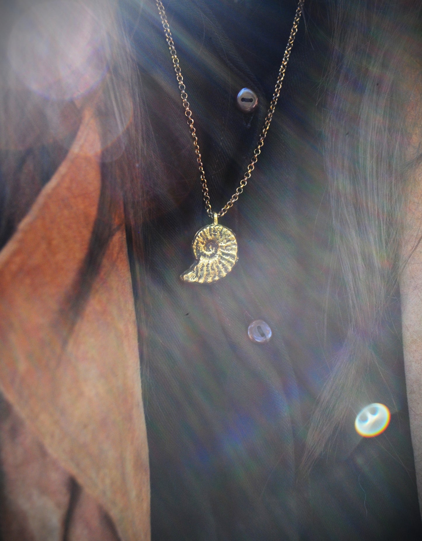 Collier ammonite laiton