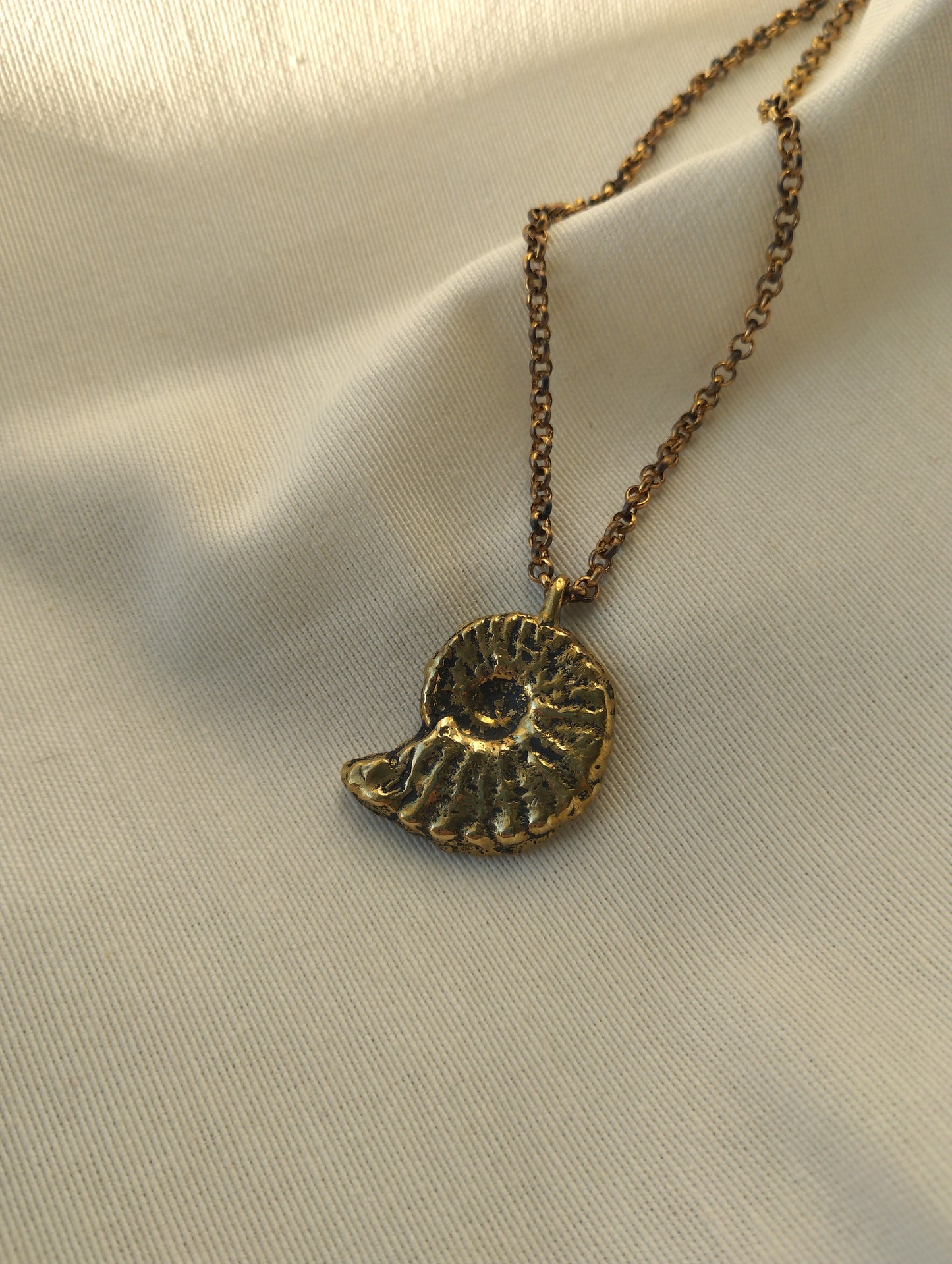 SERPENT DE PIERRE I Collier laiton
